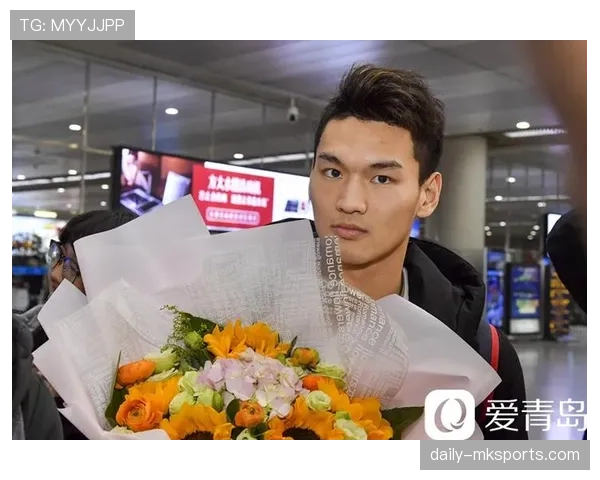 我靠，徐嘉余赛后这套私服也太像富家公子了，普通人连出门勇气都没有