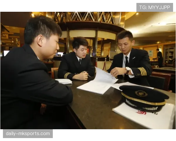 杨力维签了新合同，这待遇都比我年终奖多了吧？