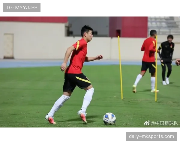 武磊连周末都跑去健身房，这日常也太励志了吧，普通人连周末都不敢动弹了